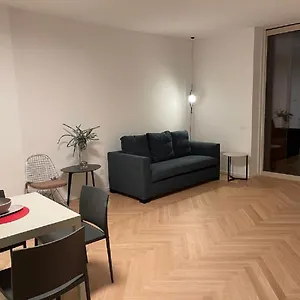  Apartment Number House - Number 10